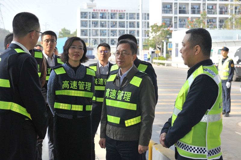 廖湘文总裁带队到运营公司检查春运准备工作